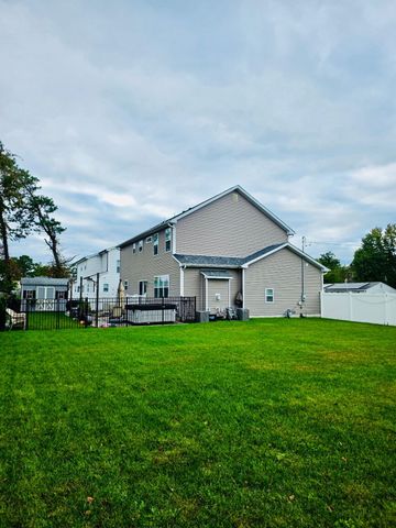1124 Monmouth Avenue, Toms River, NJ 08757