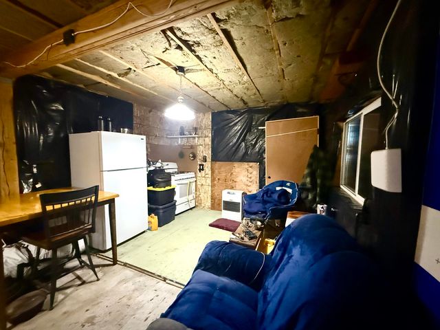 419 N GRANGE HALL ROAD, Fairbanks, AK 99712