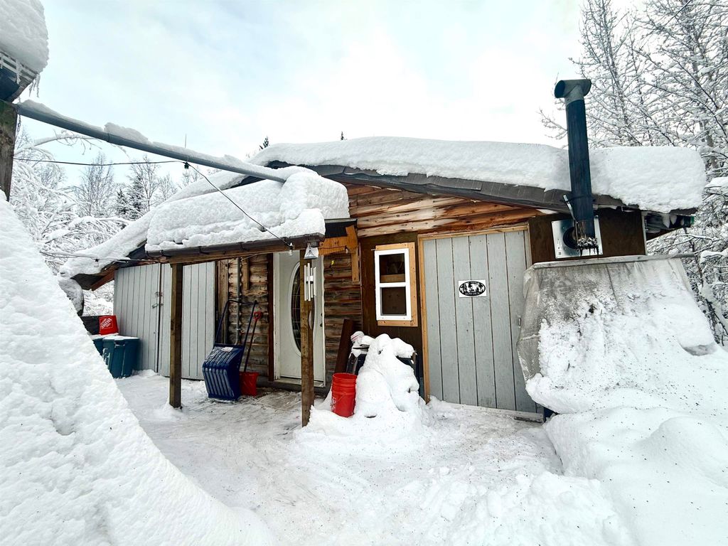 419 N GRANGE HALL ROAD, Fairbanks, AK 99712