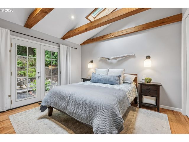 1322 Sw MAPLECREST Dr, Portland, OR 97219