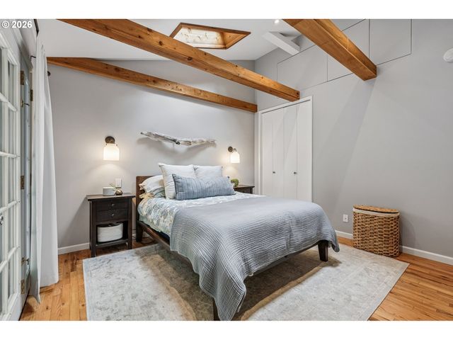 1322 Sw MAPLECREST Dr, Portland, OR 97219