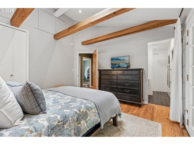 1322 Sw MAPLECREST Dr, Portland, OR 97219