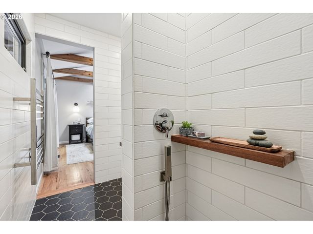 1322 Sw MAPLECREST Dr, Portland, OR 97219