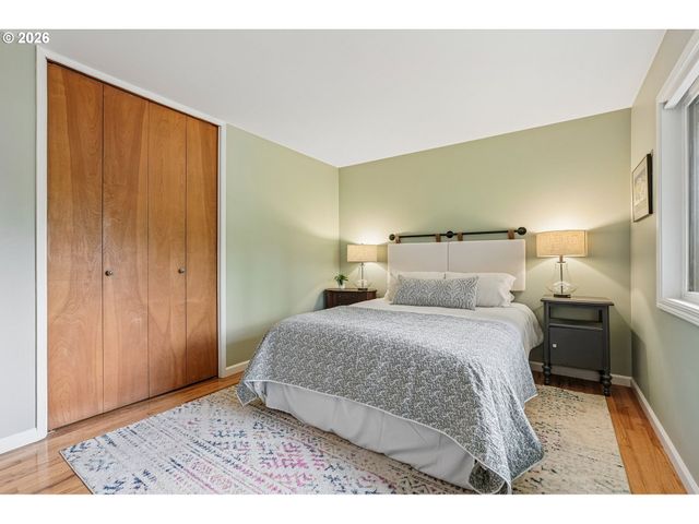 1322 Sw MAPLECREST Dr, Portland, OR 97219