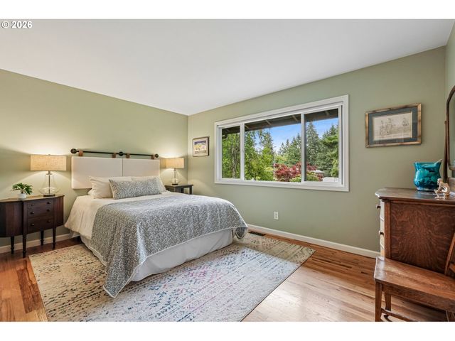 1322 Sw MAPLECREST Dr, Portland, OR 97219