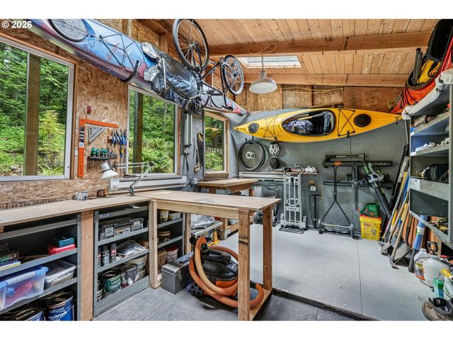 1322 Sw MAPLECREST Dr, Portland, OR 97219