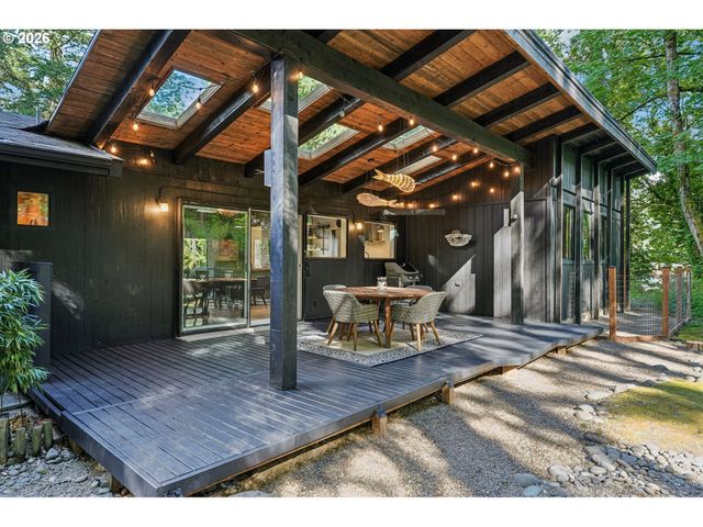 1322 Sw MAPLECREST Dr, Portland, OR 97219
