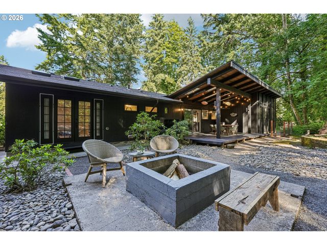 1322 Sw MAPLECREST Dr, Portland, OR 97219