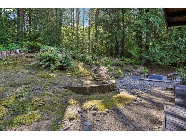 1322 Sw MAPLECREST Dr, Portland, OR 97219