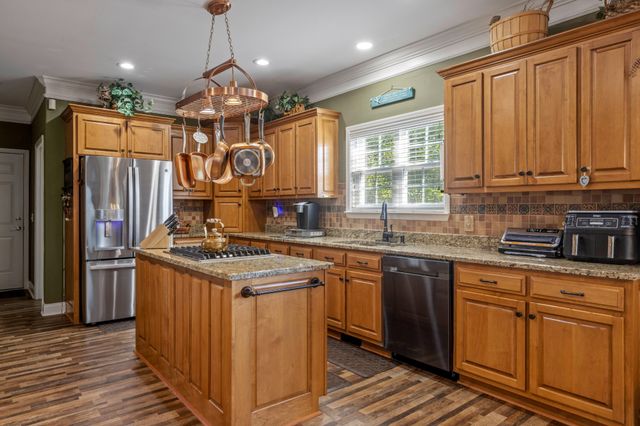 3260 Split Oak Lane, Ooltewah, TN 37363