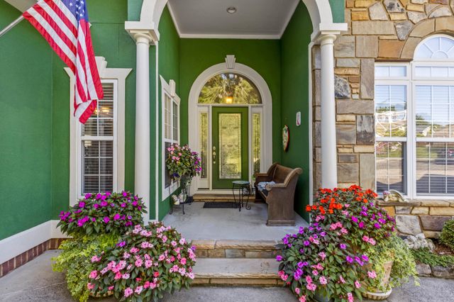 3260 Split Oak Lane, Ooltewah, TN 37363