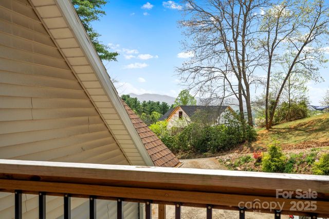 201 Pine Ridge Road, Mars Hill, NC 28754