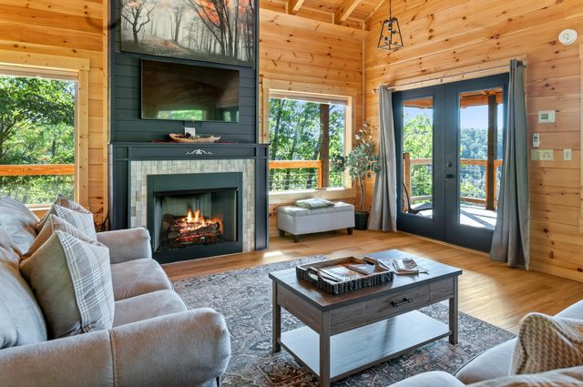 914 Forest View Drive, Frenchburg, KY 40322