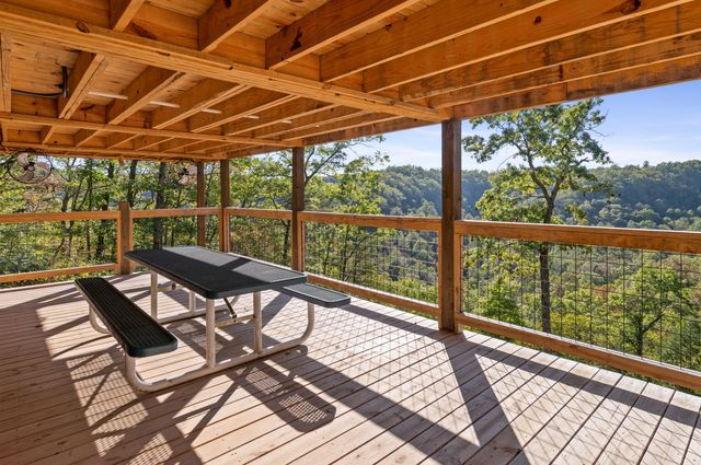 914 Forest View Drive, Frenchburg, KY 40322