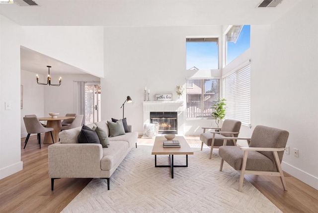 218 Almondtree Ln, Oakley, CA 94561