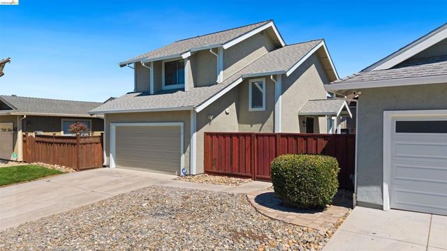 218 Almondtree Ln, Oakley, CA 94561