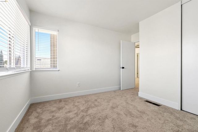 218 Almondtree Ln, Oakley, CA 94561