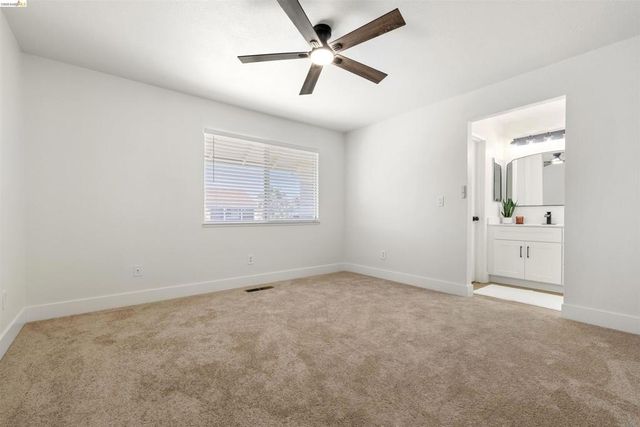 218 Almondtree Ln, Oakley, CA 94561