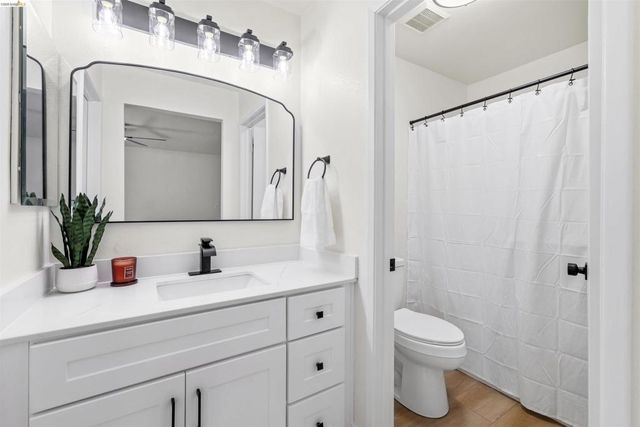 218 Almondtree Ln, Oakley, CA 94561