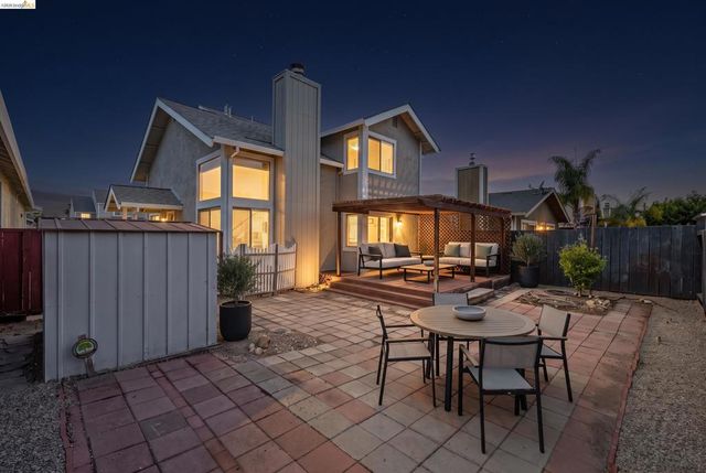 218 Almondtree Ln, Oakley, CA 94561
