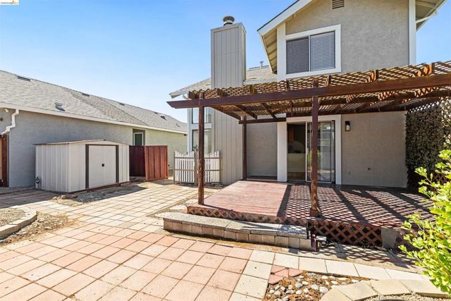 218 Almondtree Ln, Oakley, CA 94561