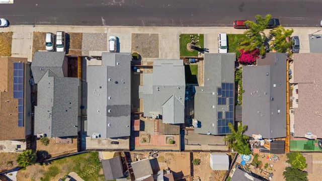 218 Almondtree Ln, Oakley, CA 94561