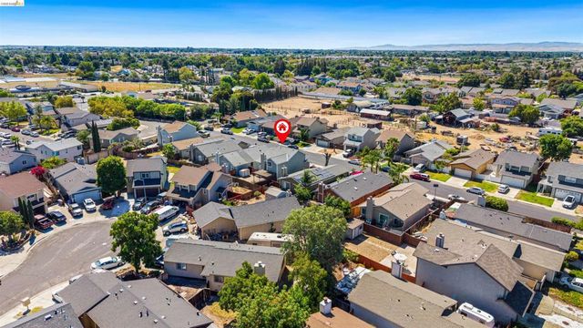 218 Almondtree Ln, Oakley, CA 94561