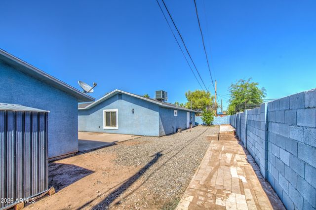 2243 E WILLETTA Street, Phoenix, AZ 85006