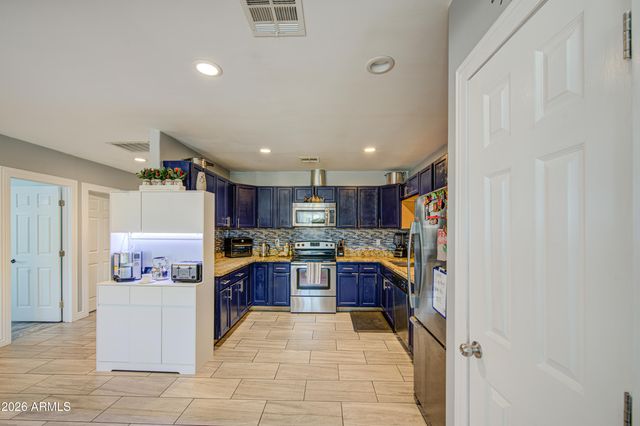 2243 E WILLETTA Street, Phoenix, AZ 85006