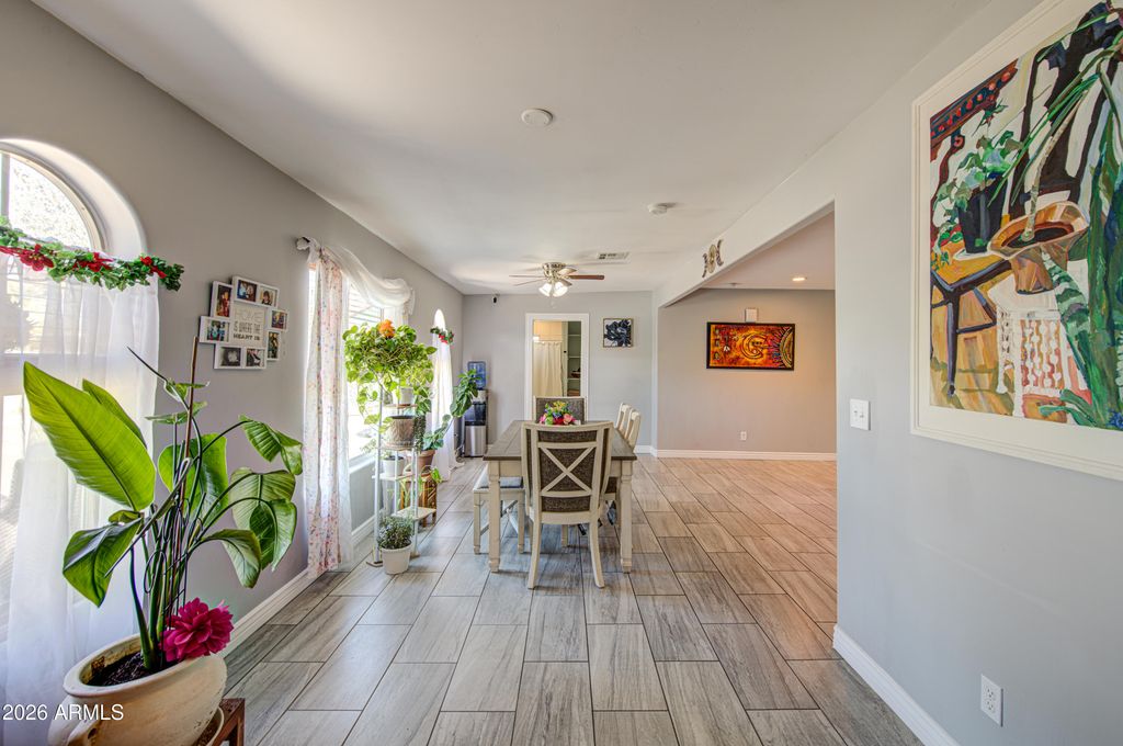 Image 11 of property listing at 2243 E WILLETTA Street, Phoenix, AZ 85006