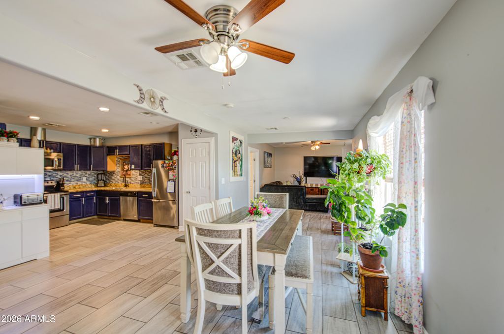 Image 13 of property listing at 2243 E WILLETTA Street, Phoenix, AZ 85006