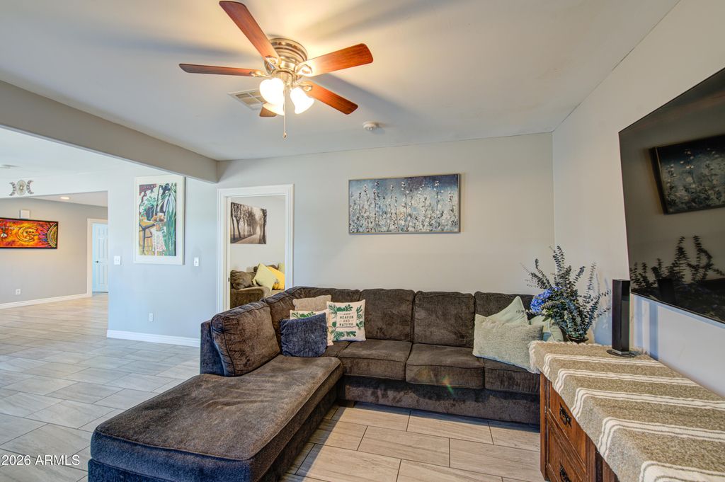Image 15 of property listing at 2243 E WILLETTA Street, Phoenix, AZ 85006