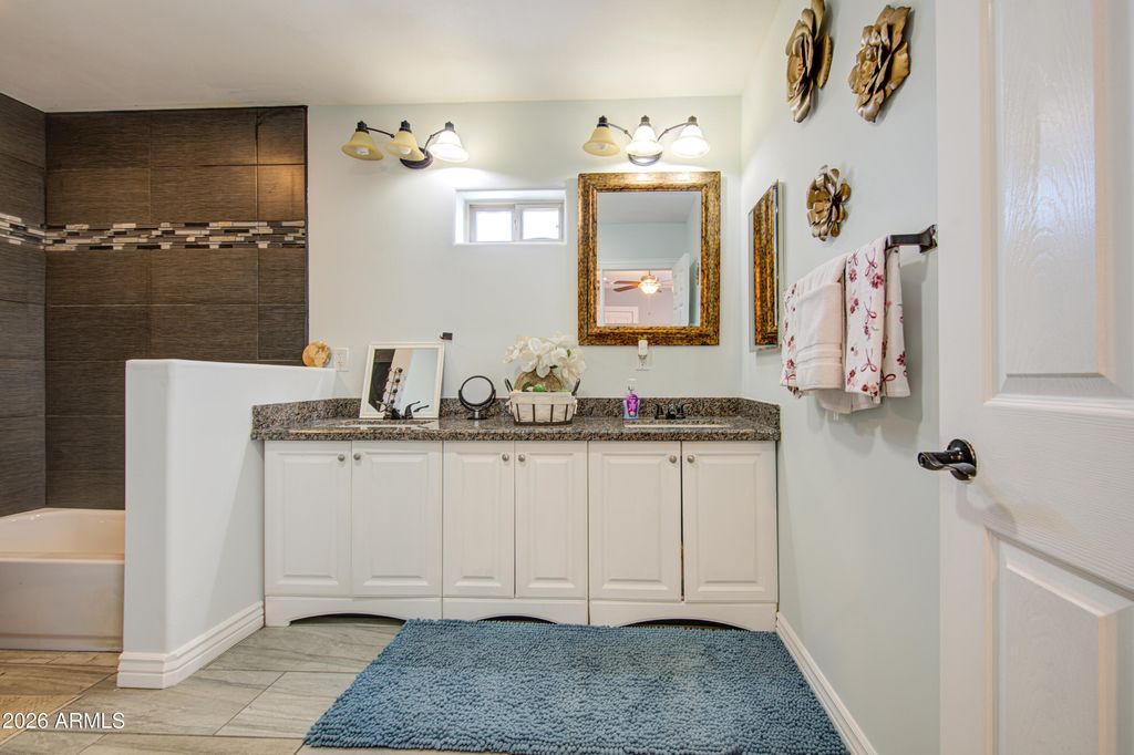 Image 18 of property listing at 2243 E WILLETTA Street, Phoenix, AZ 85006