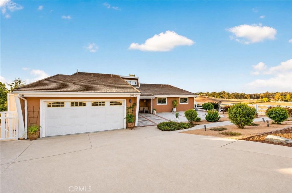 29510 Avenida Del Sol, Temecula, CA 92591 — photo 2