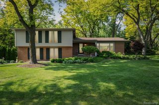 2650 Binbrooke Drive, Troy, MI 48084