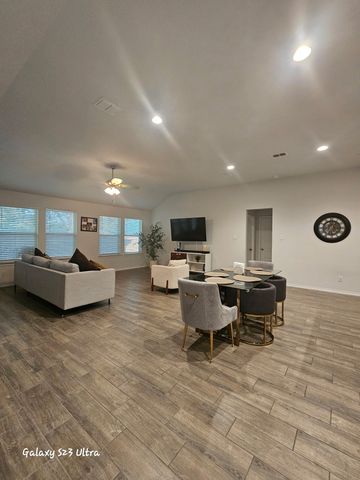 5740 Brookville Drive, Fort Worth, TX 76179