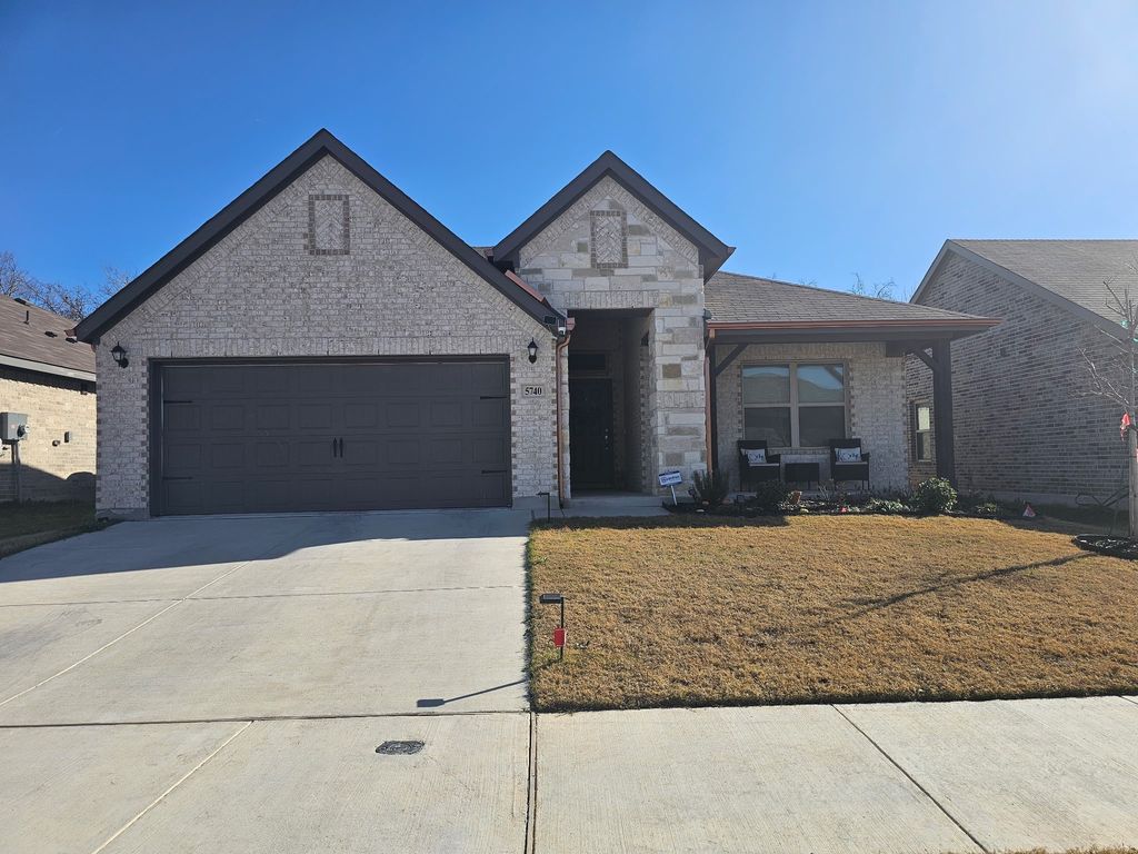 5740 Brookville Drive, Fort Worth, TX 76179