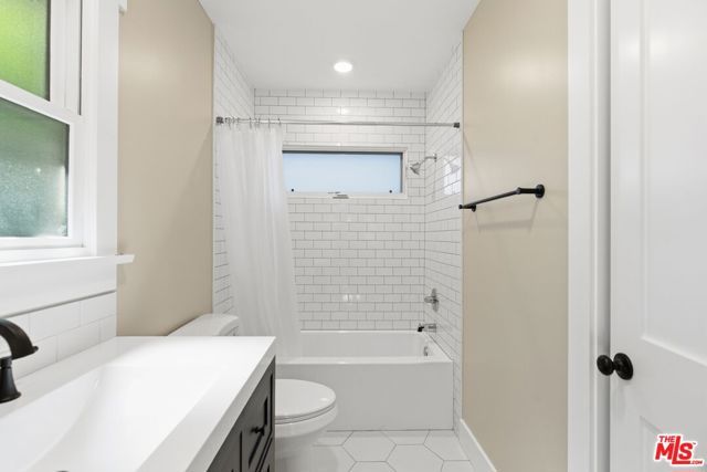 3102 5th Avenue 3104, Los Angeles, CA 90018