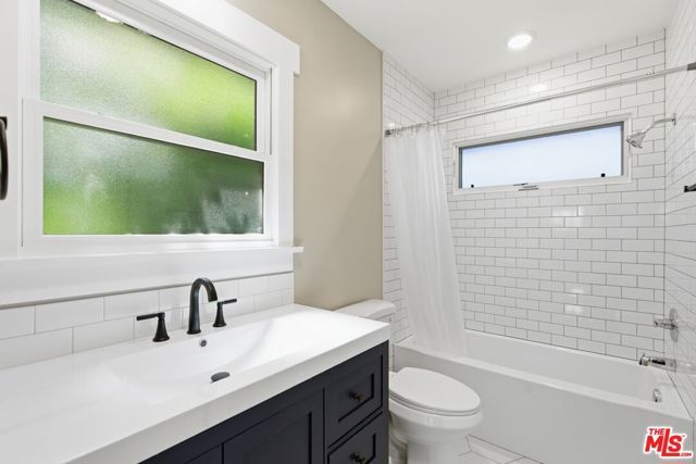 3102 5th Avenue 3104, Los Angeles, CA 90018