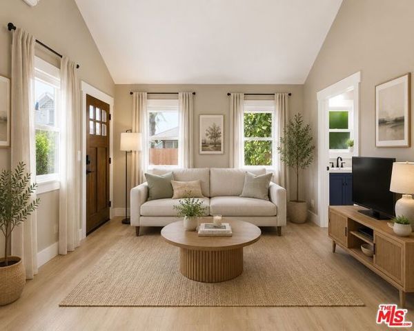 3102 5th Avenue 3104, Los Angeles, CA 90018