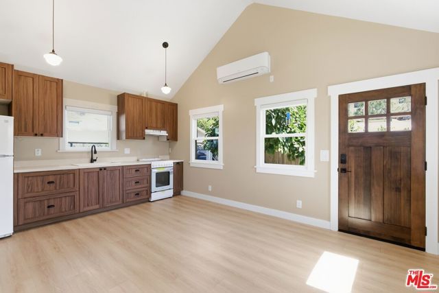3102 5th Avenue 3104, Los Angeles, CA 90018