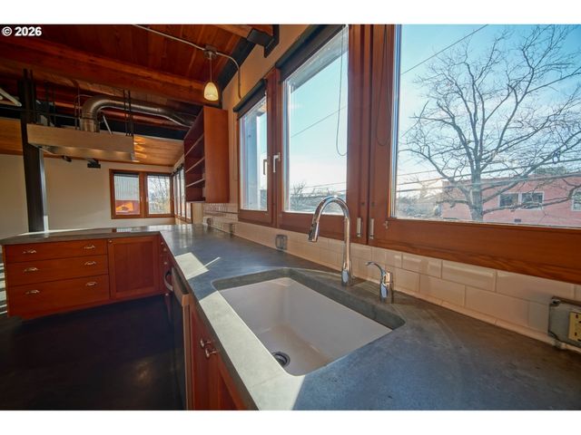 321 MILL St 2, Eugene, OR 97401