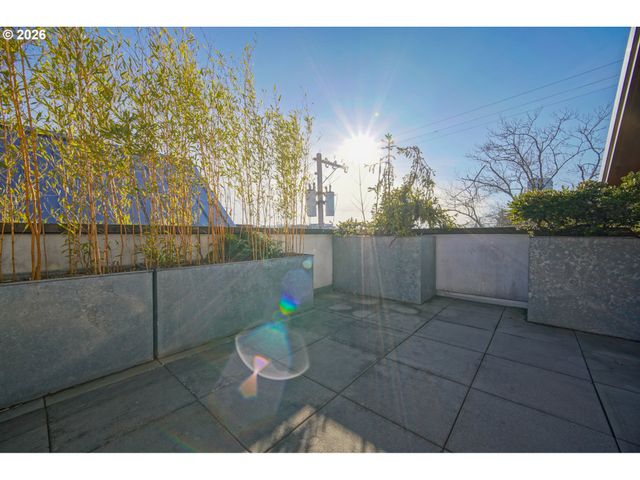 321 MILL St 2, Eugene, OR 97401