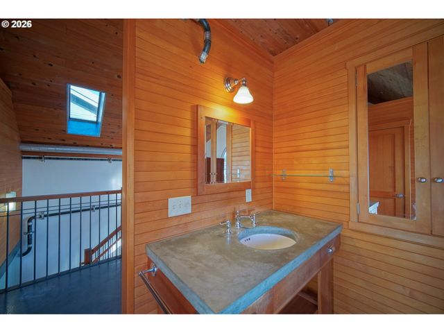 321 MILL St 2, Eugene, OR 97401