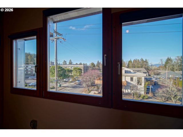 321 MILL St 2, Eugene, OR 97401