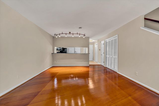 7228 Woods Crossing DR, Roanoke, VA 24018