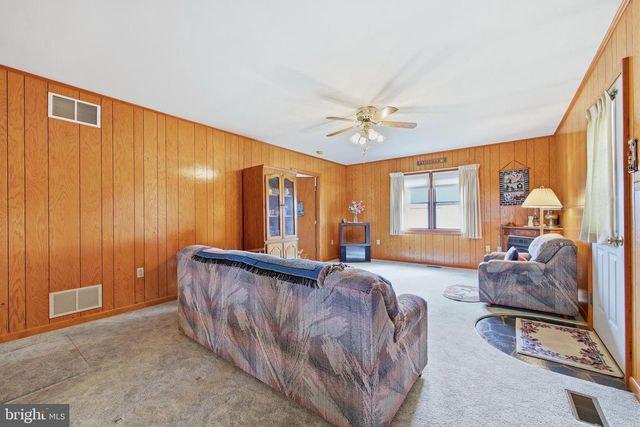 1081 HISEY AVE, Woodstock, VA 22664