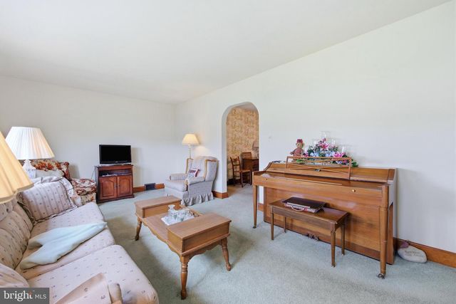 1081 HISEY AVE, Woodstock, VA 22664