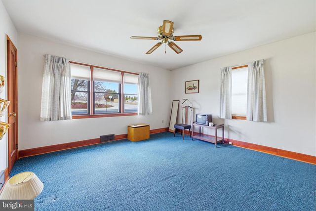 1081 HISEY AVE, Woodstock, VA 22664