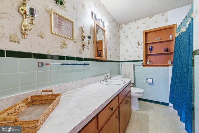 1081 HISEY AVE, Woodstock, VA 22664